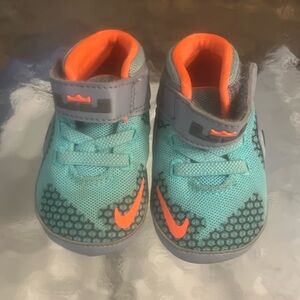Nike Lebron James blue size 2c